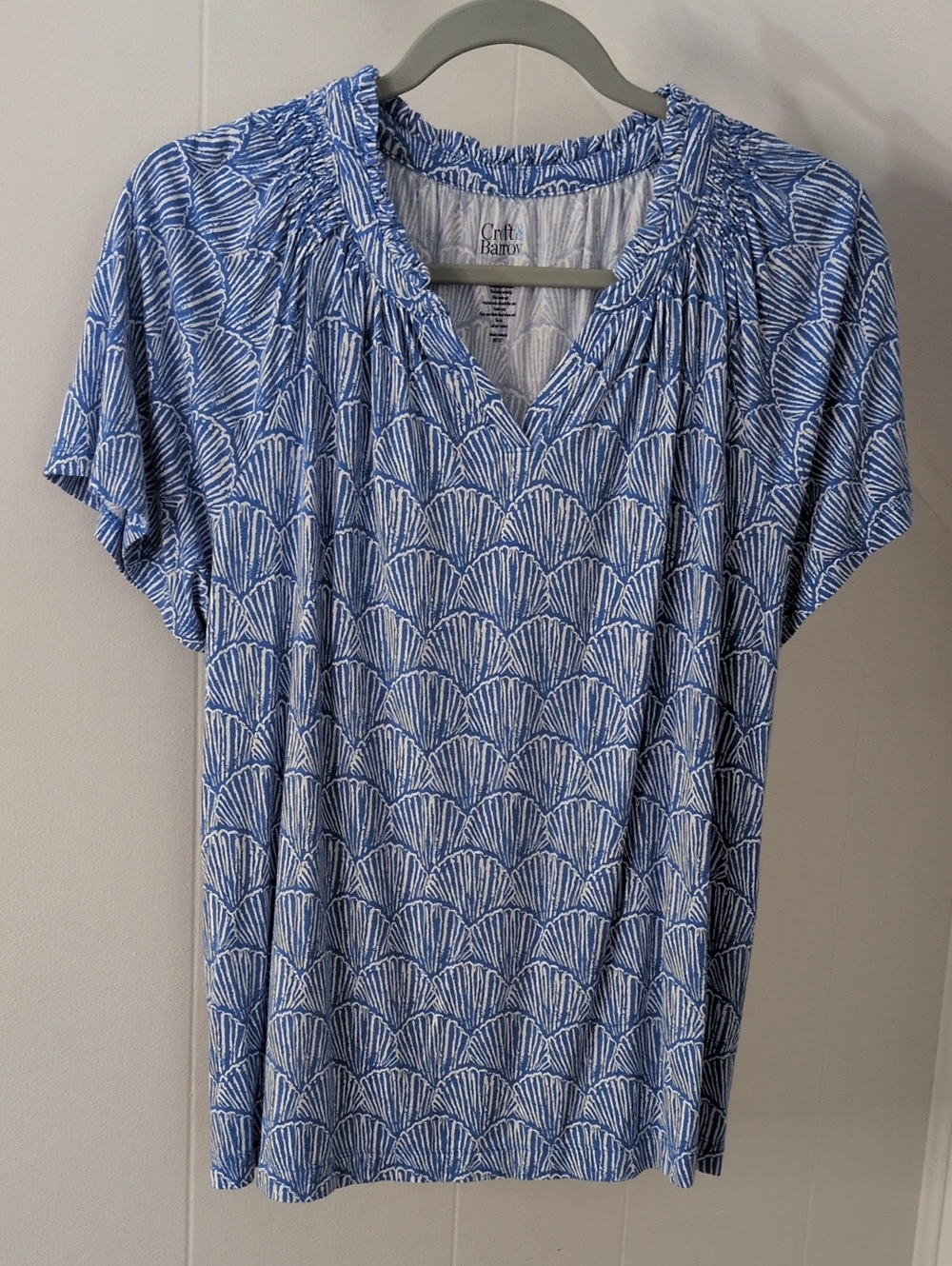 croft & barrow Blue and White Short Sleeve V‑Neck Tee